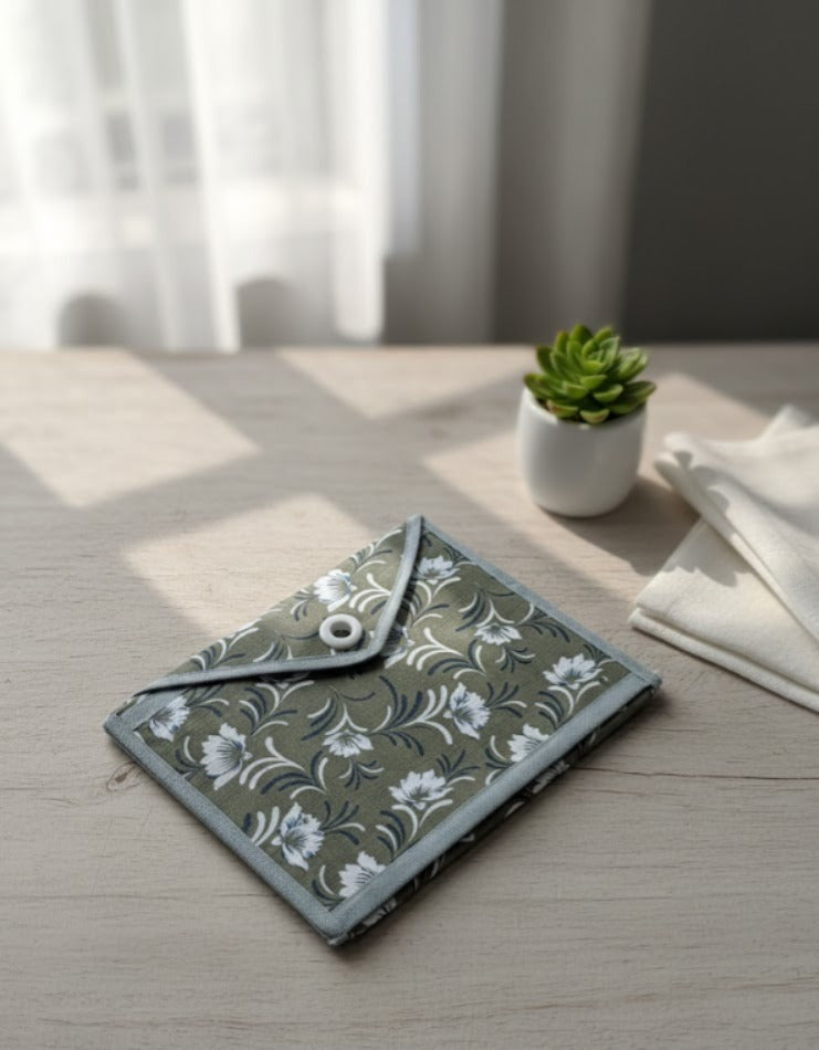 Ryka Multi-Pocket Design for organized storage  | pack of one | 27.5 length 9.5 breadth